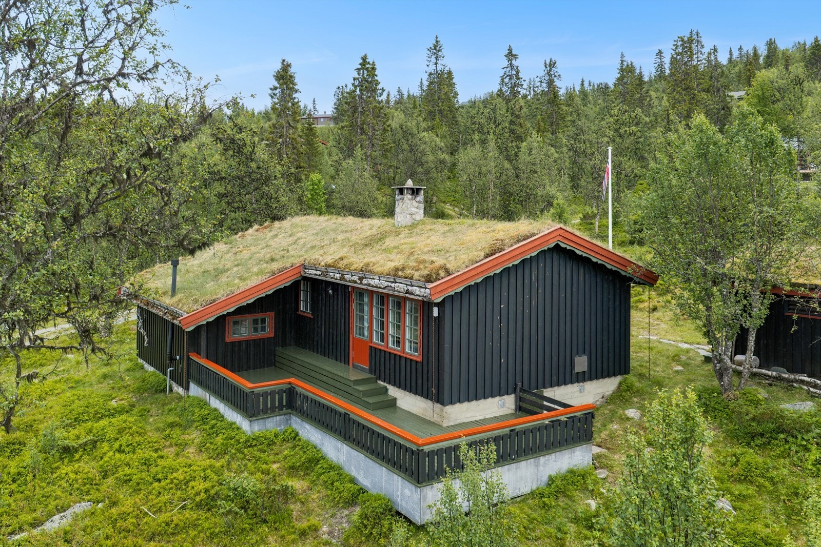 For enkel oppvarming av hytta er det installert Ring Hytta Varm . slik at det er godt å komme opp til hytta en frisk høstkveld. Galleribilde