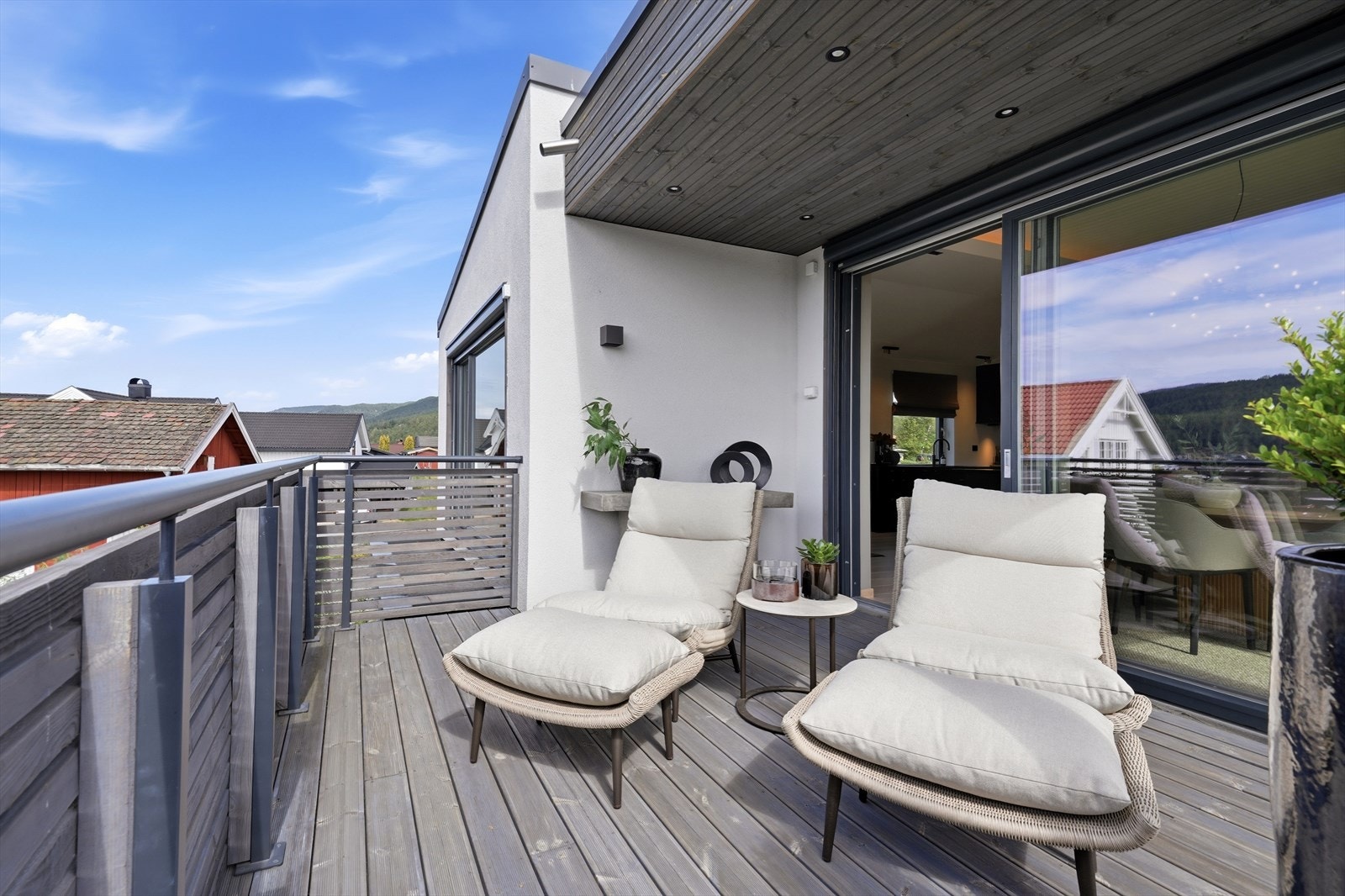 Takterrassen har flere soner for avslapning og sosiale sammenkomster. Galleribilde