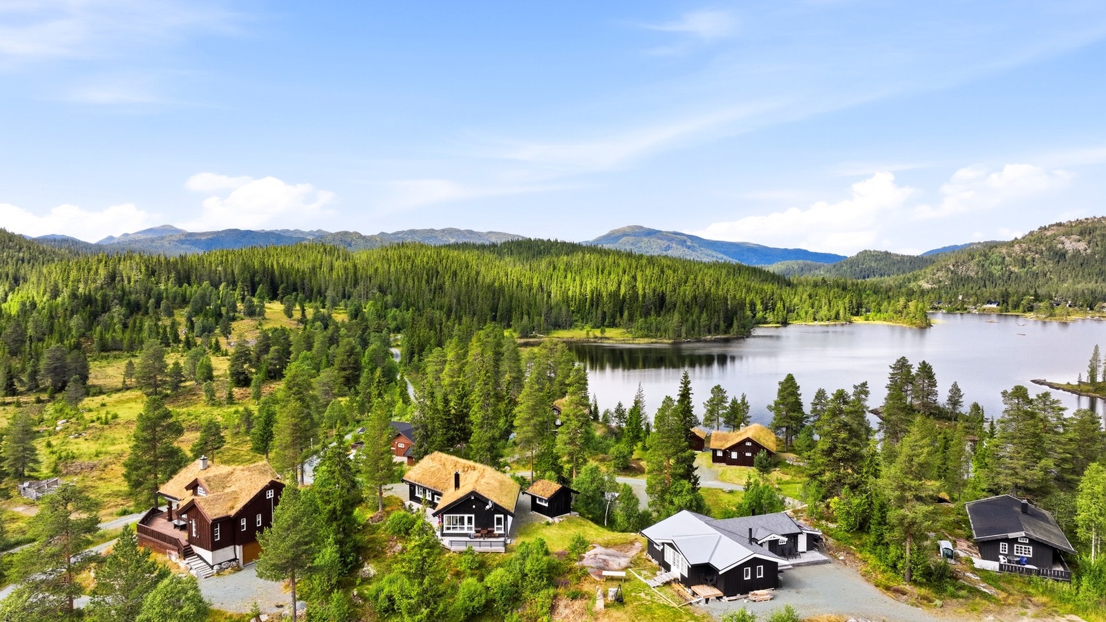 PrivatMegleren har gleden av å presentere Vesle Breivassvegen 168! Foto: Tor Helge Thorsen Galleribilde