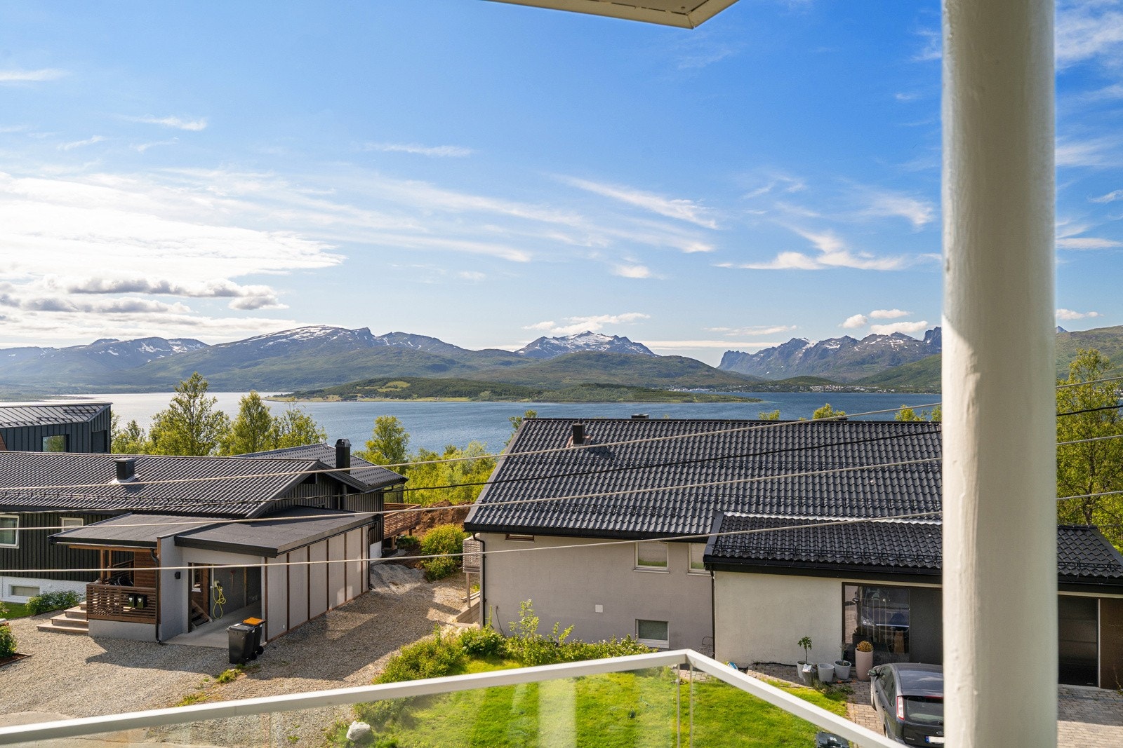 Fra leiligheten og balkongen har du flott utsikt mot Håkøya!