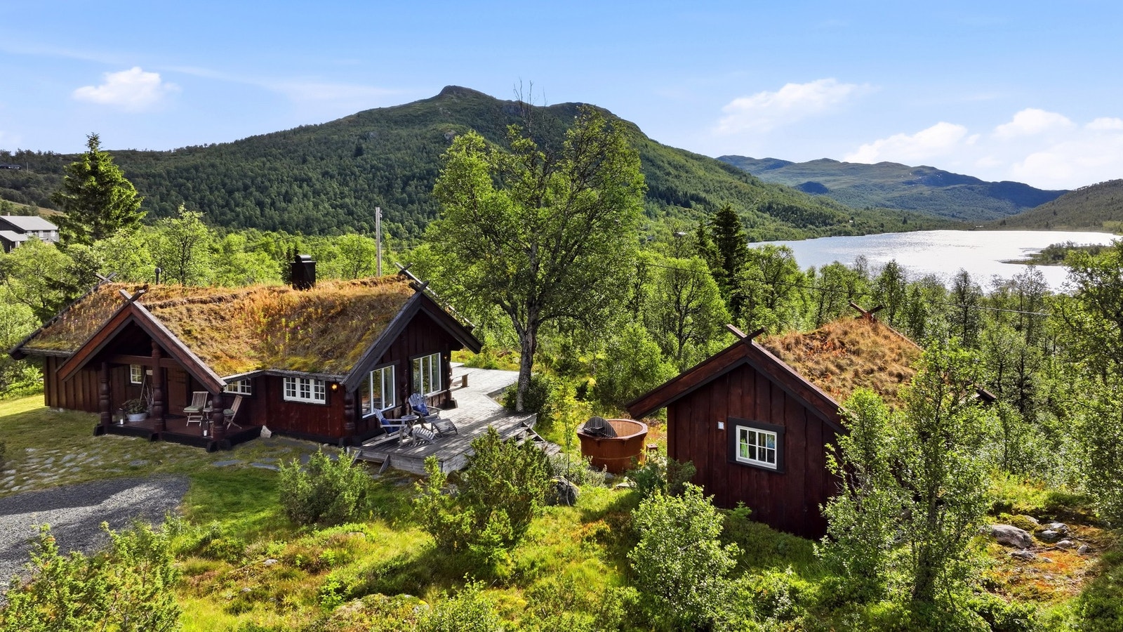 Langrennsløypene ligger like ved hytta samtidig som at det er kun ca 500 meter Heimvegliheisen som tar deg nærmere Silkedalen Galleribilde