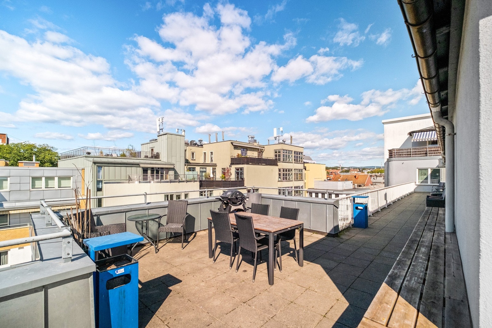 Fantastisk felles takterrasse med gode solforhold Galleribilde