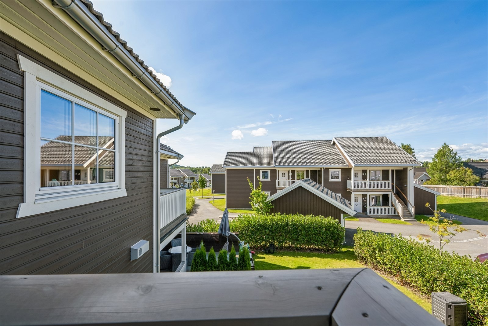 Utsikt over nærområdet fra balkongen. Galleribilde