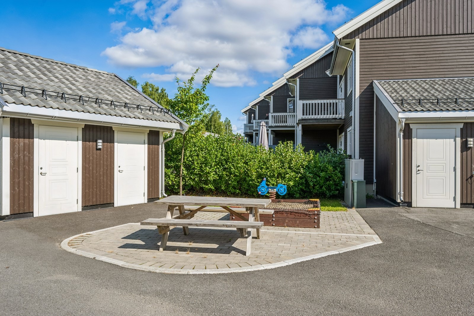Utvendig bod på ca. 5 m² for ekstra lagringsplass. Galleribilde