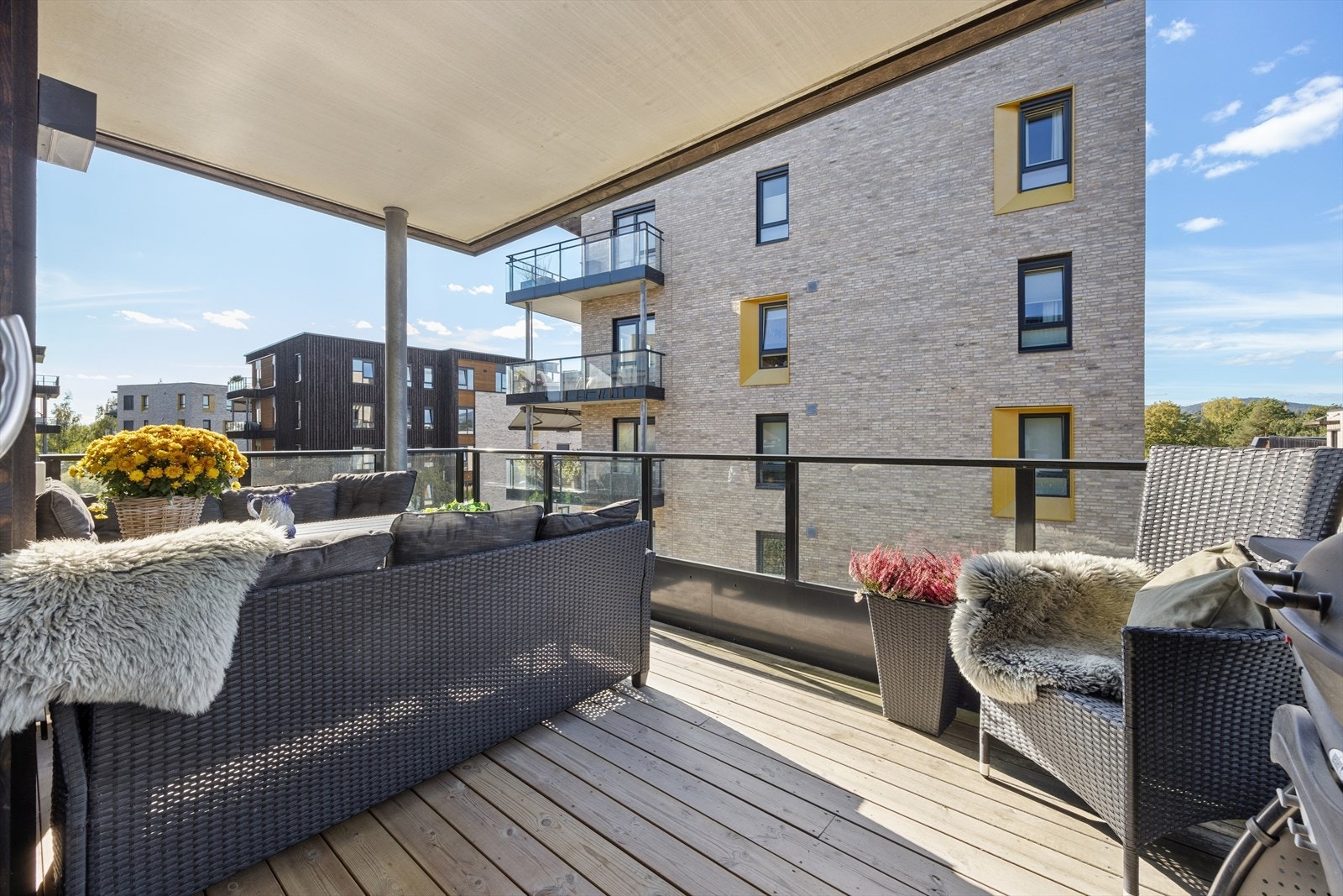 Her får du en fin og åpen ramme rundt utelivet, med god plass til å sette sitt eget preg på uteplassen. Galleribilde