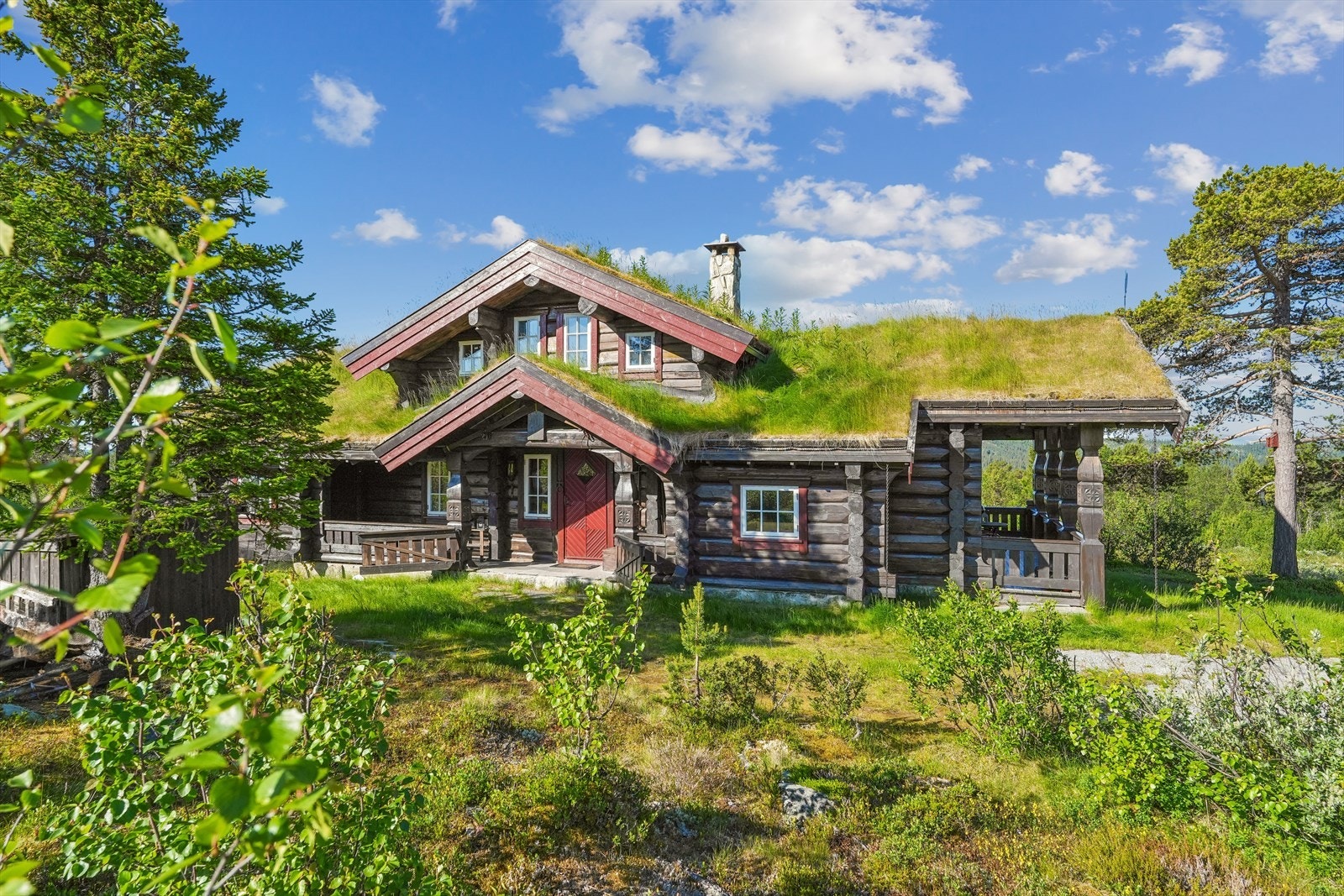 Med umiddelbar tilgang til tur- og skiløyper, fjellstier og stølsveier er området et eldorado for alle som har glede av friluftsliv. Galleribilde