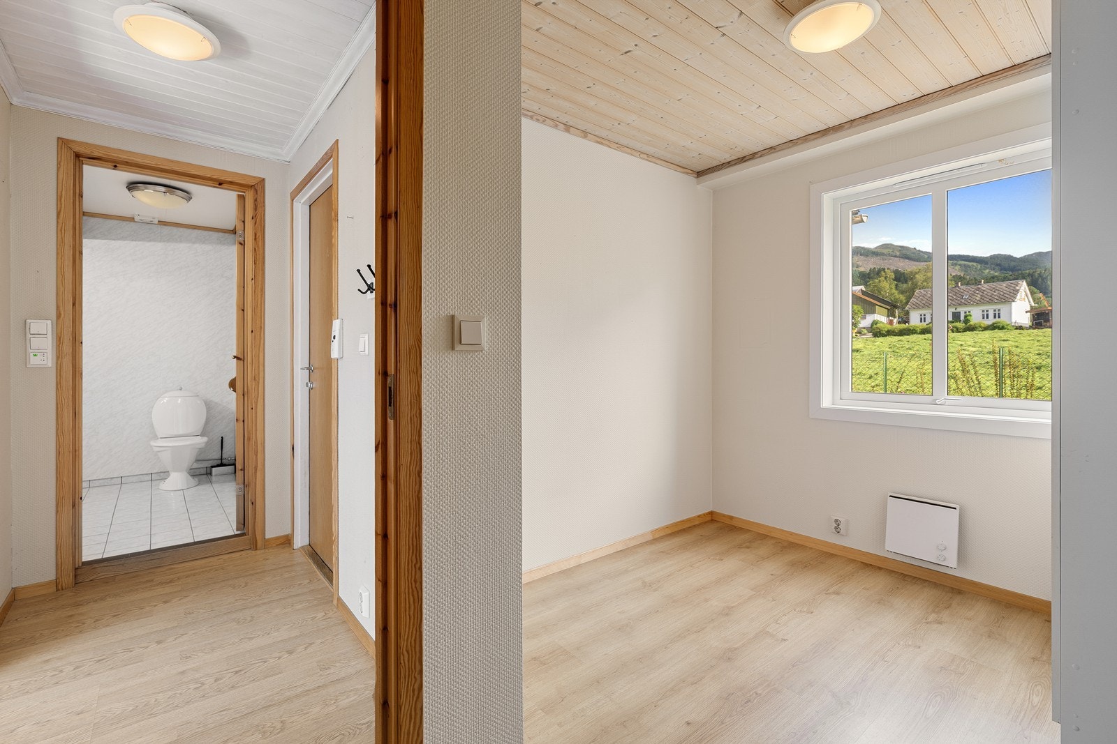 Soverom 2 har plass til møblering av seng og nattbord. Galleribilde