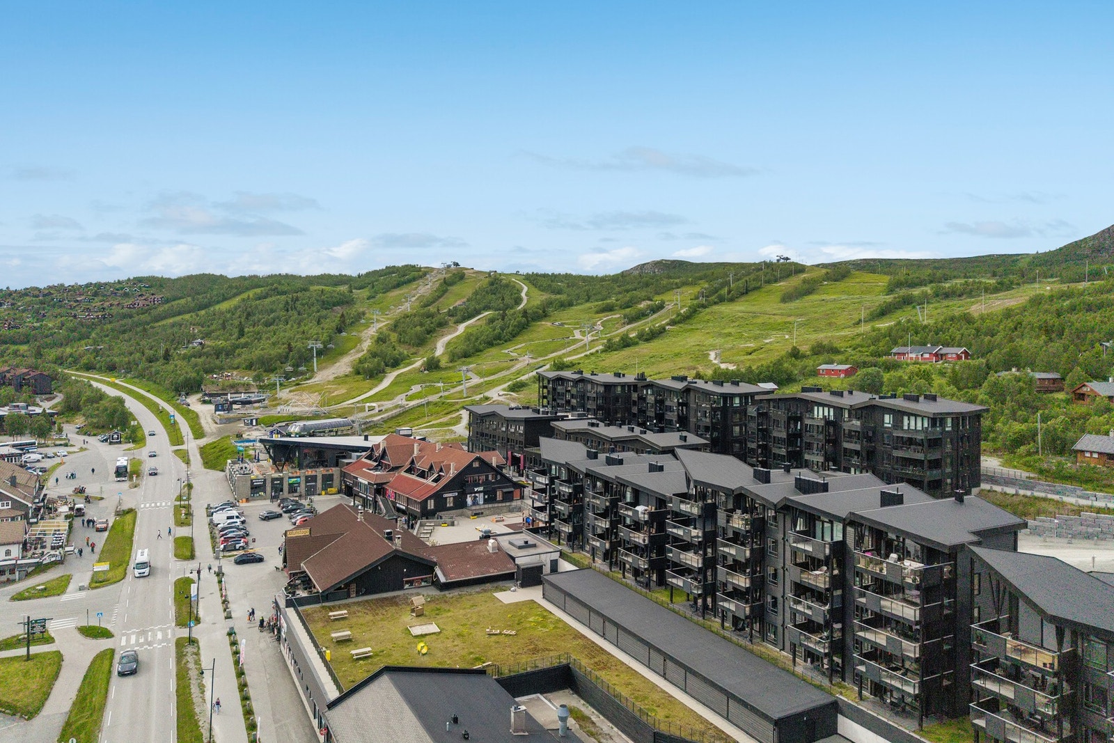 Leiligheten har en svært attraktiv beliggenhet med kort gangavstand til Beitostølens sentrumstilbud. Galleribilde