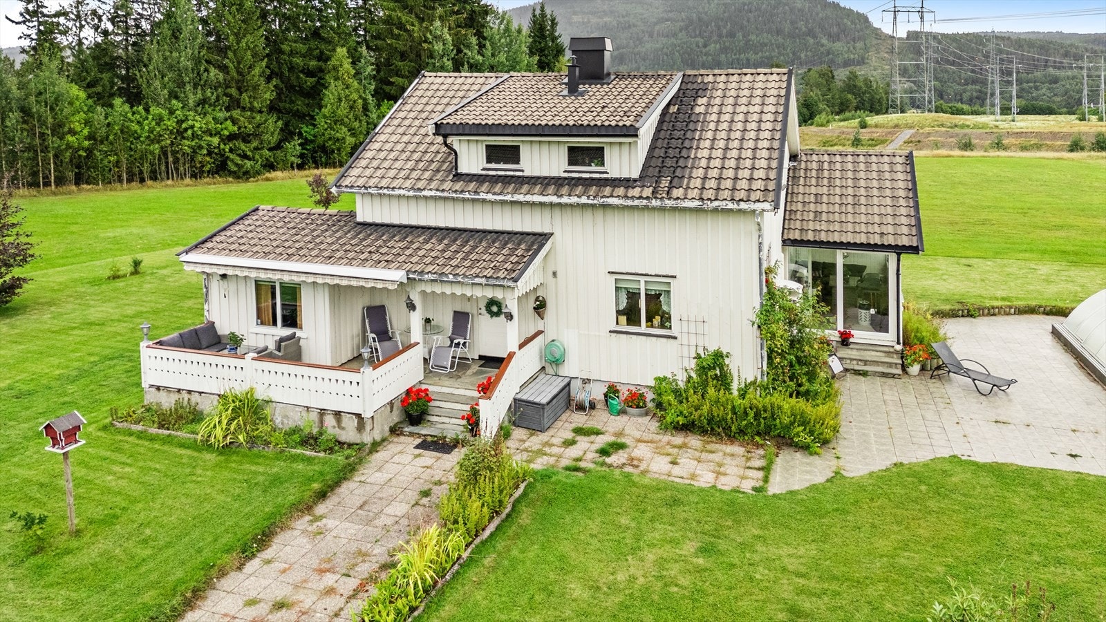 Oversikt over boligen og uteområdene. Galleribilde