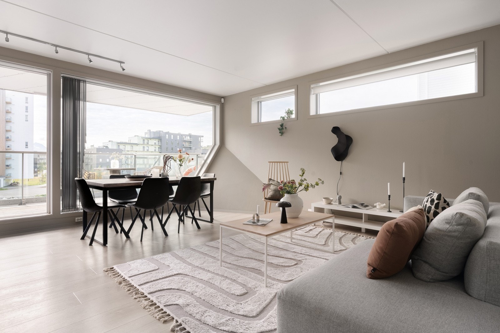 Velkommen til Hjalmar Johansens gate 308 - - Presentert av Anders Karlstrøm!