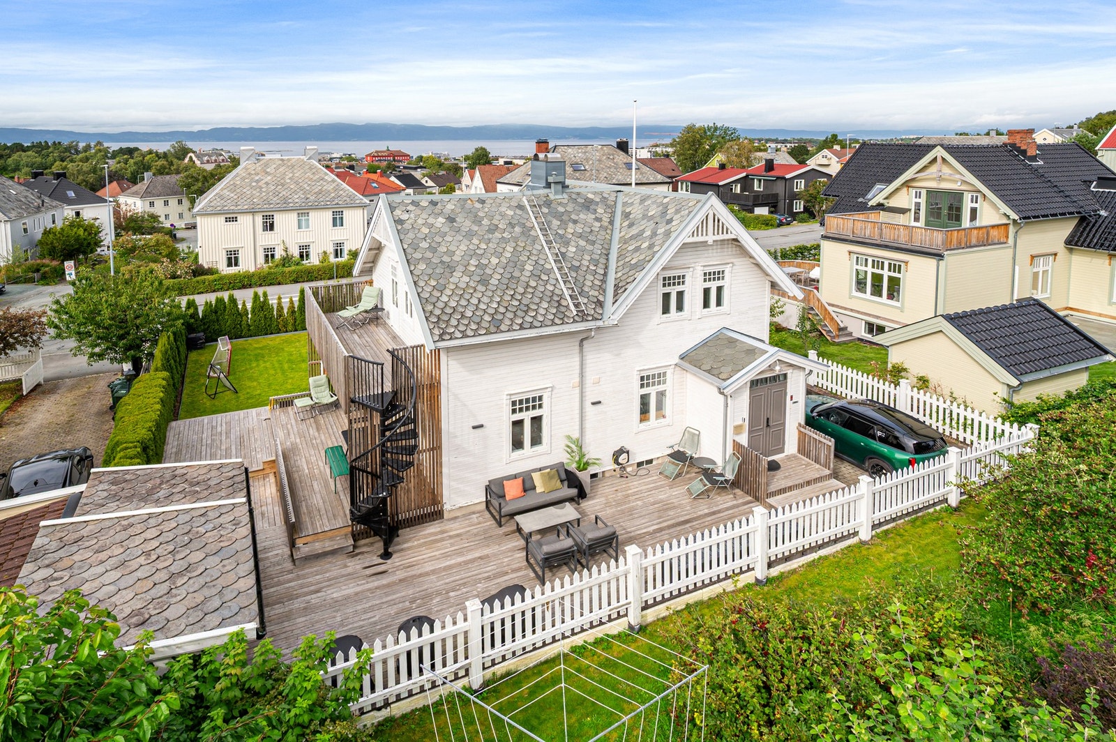 Eiendommen ble betydelig oppgradert i 2008 med restaurering av tak, ny kledning, etterisolering, vinduer og drenering. Galleribilde