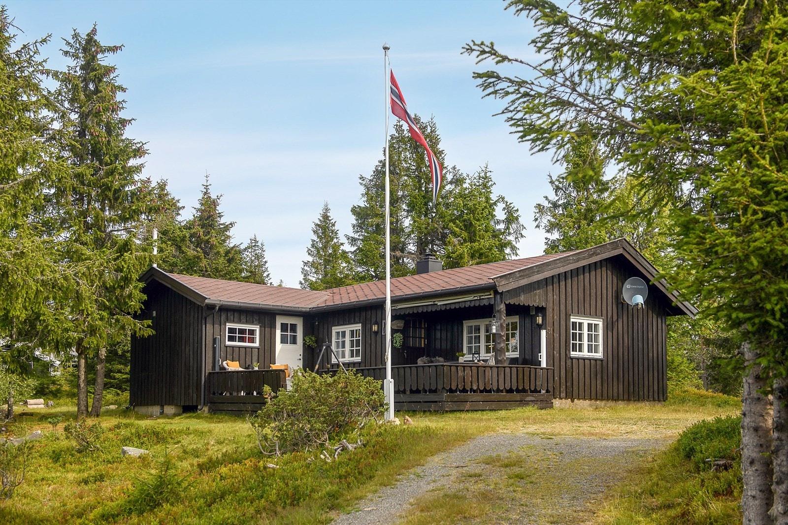 En velholdt og pen fritidsbolig i rolige omgivelser på fjellet Galleribilde