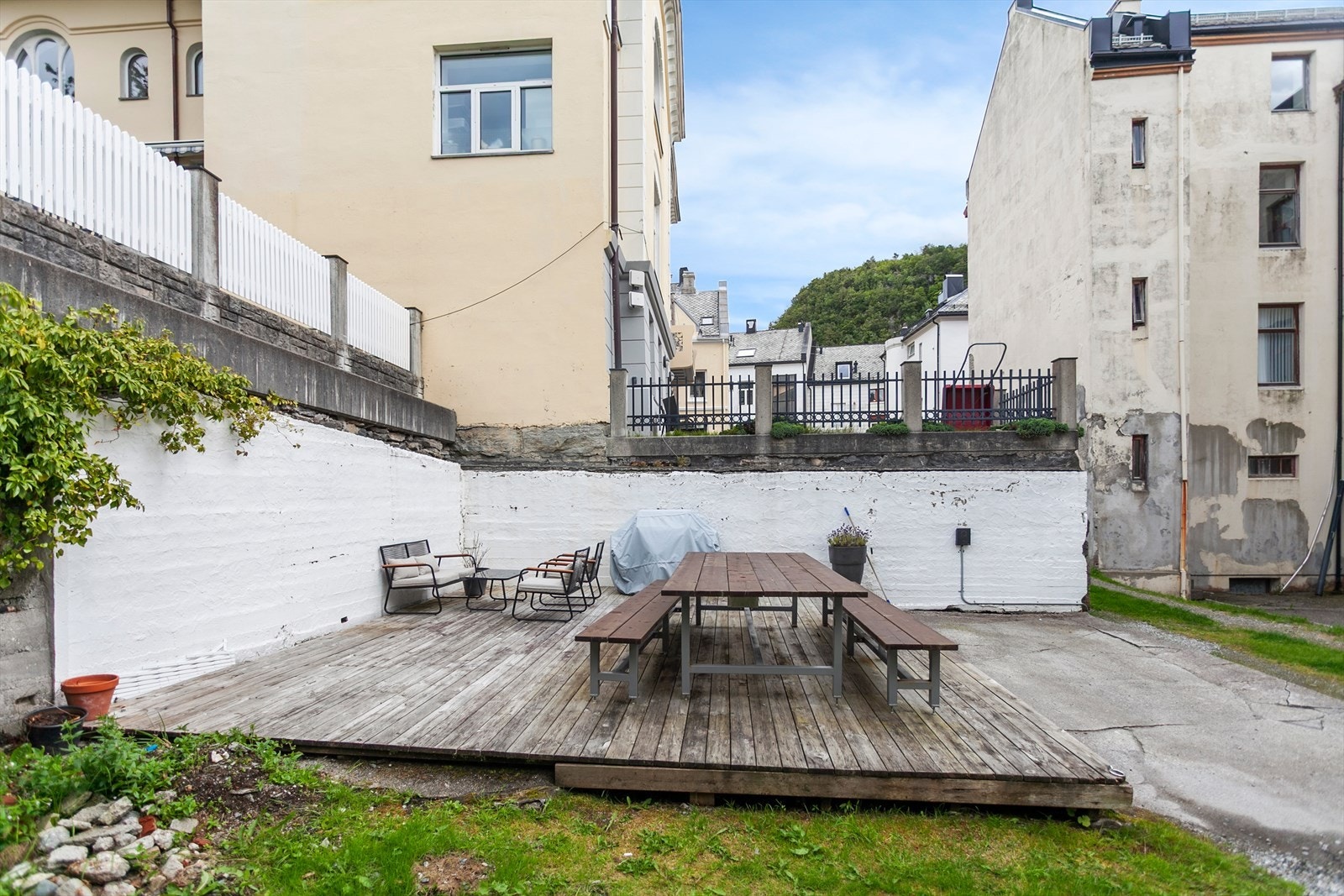 Romslig felles bakgård Galleribilde