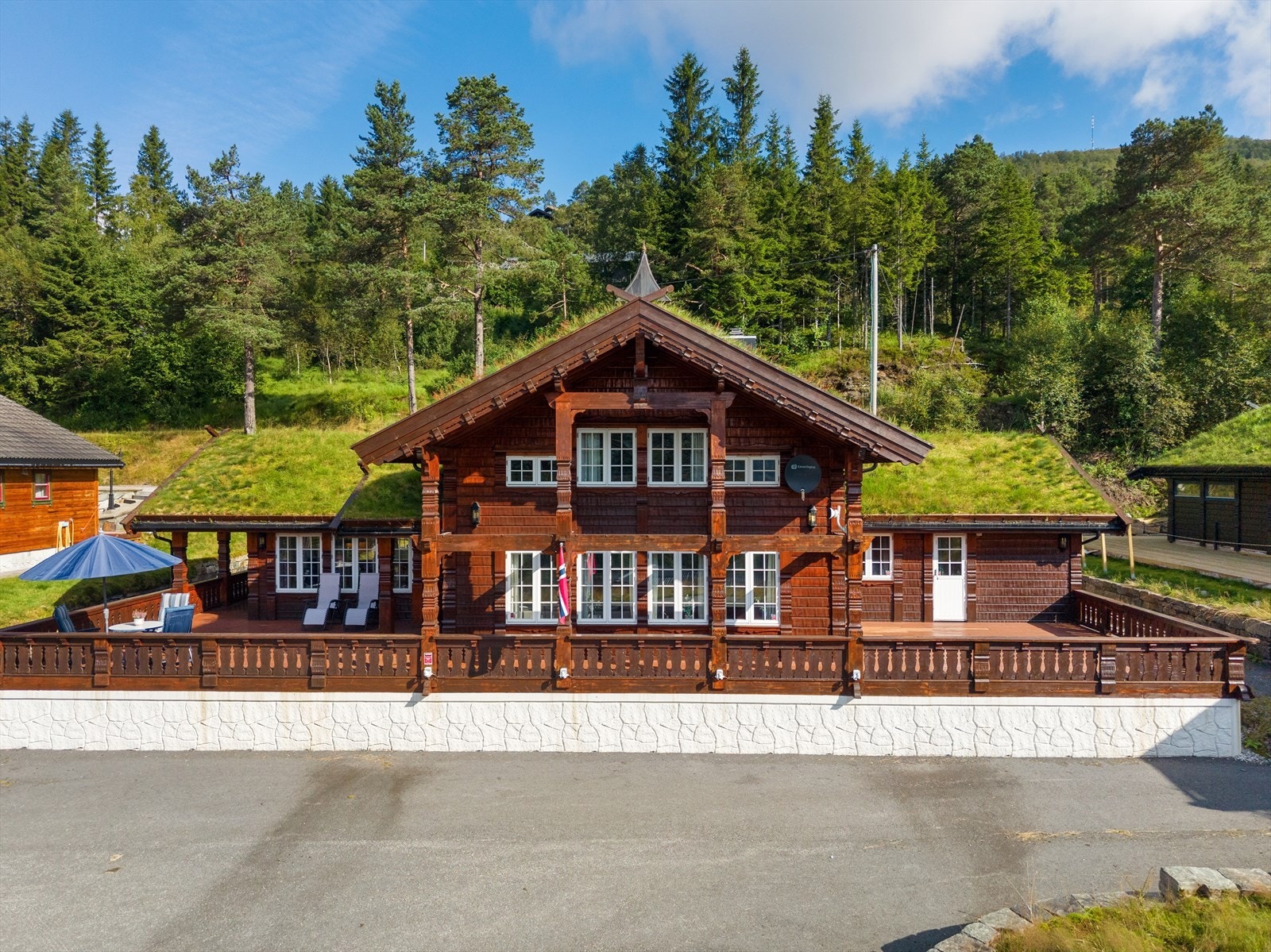Velkommen til Øvre Kvernaskogen 68! Presentert av Eiendomsmegler Norge v/ Jon-Olav Synnestvedt. Galleribilde