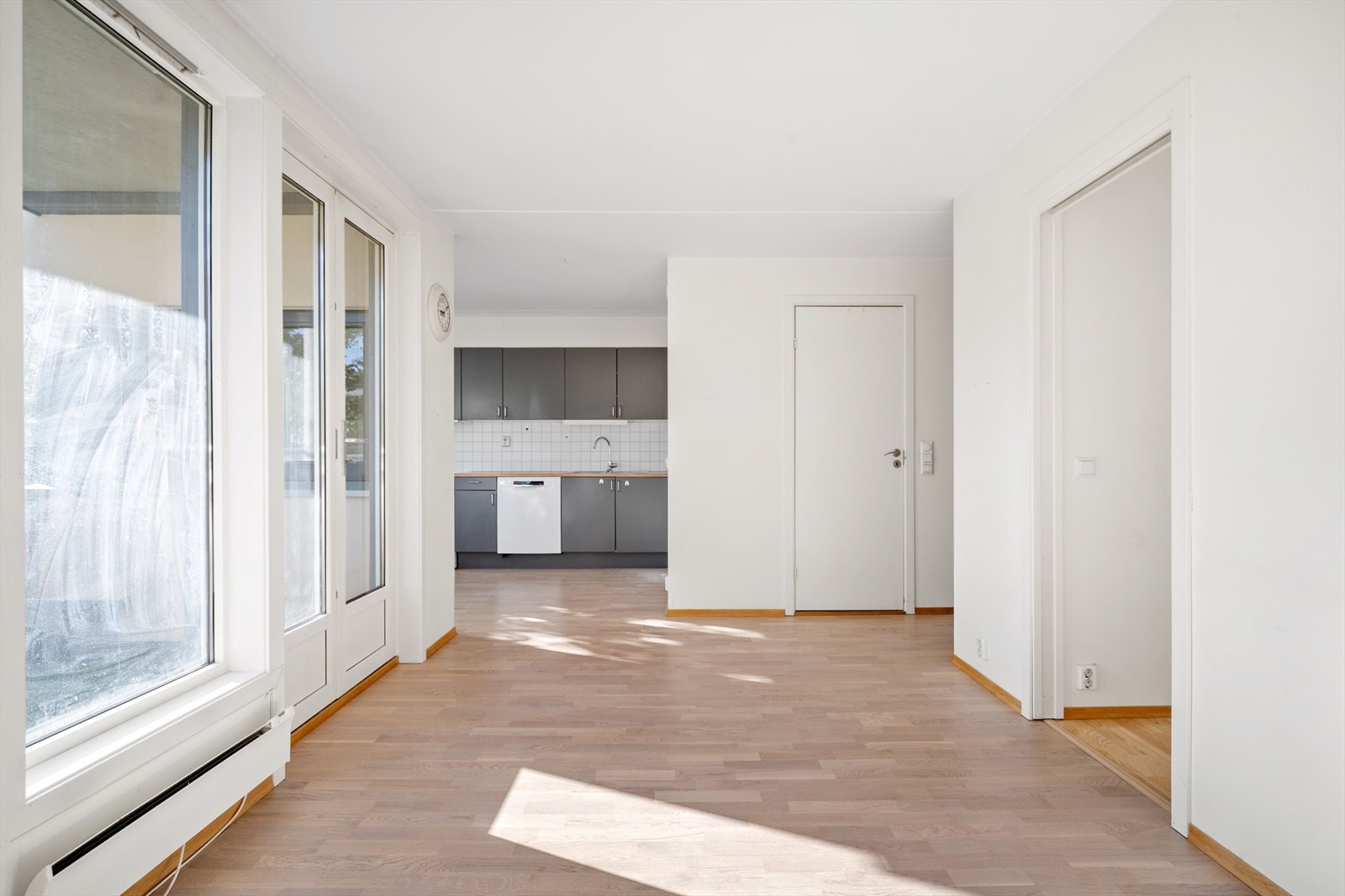 Plass til både sofagruppe og spisebord. Galleribilde