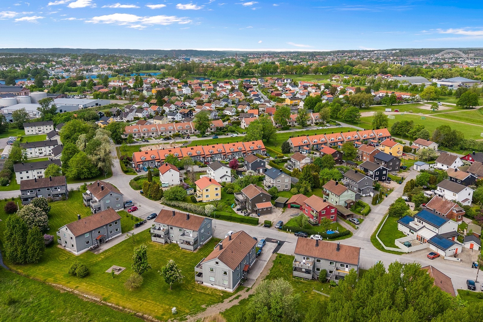 I bakgrunnen sees Gamlebyen, Kongsten og Fredrikstad sentrum Galleribilde