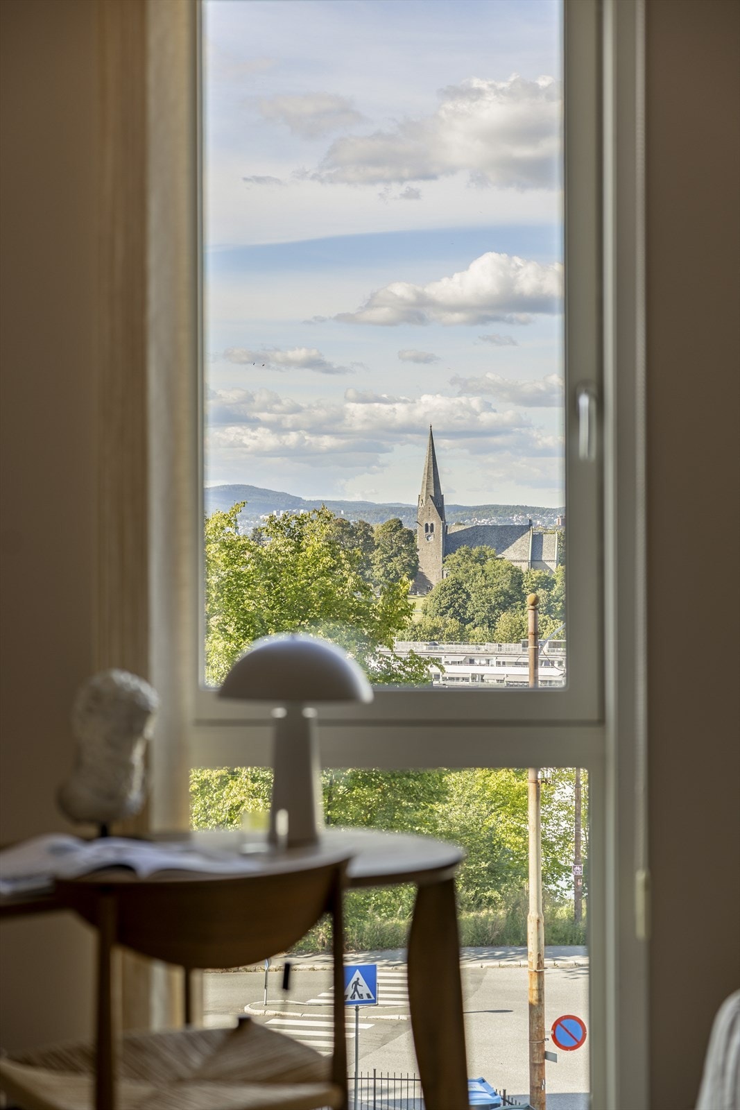 Også fra dette soverommet har du nydelig utsikt. Galleribilde