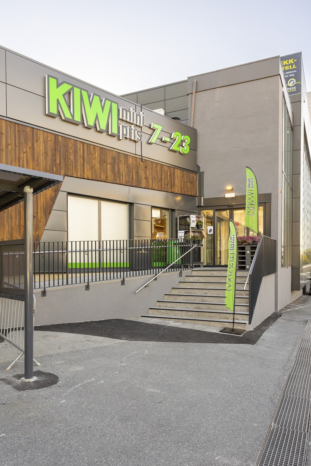 Dagligvarehandelen kan skje på den nyåpnet Kiwi-butikken i Ekebergskrenten. Galleribilde