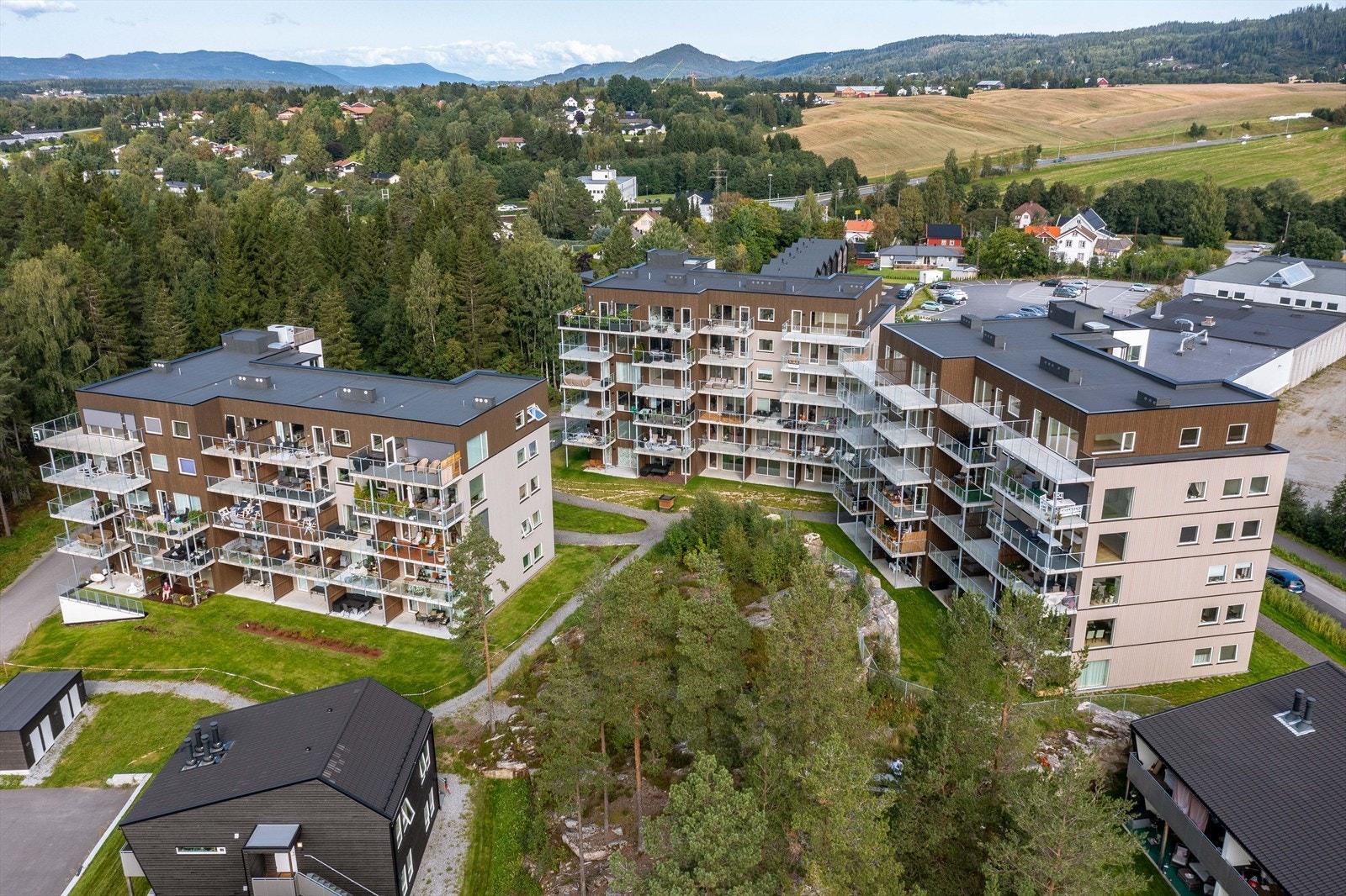 Dronebilde over sameiet Galleribilde