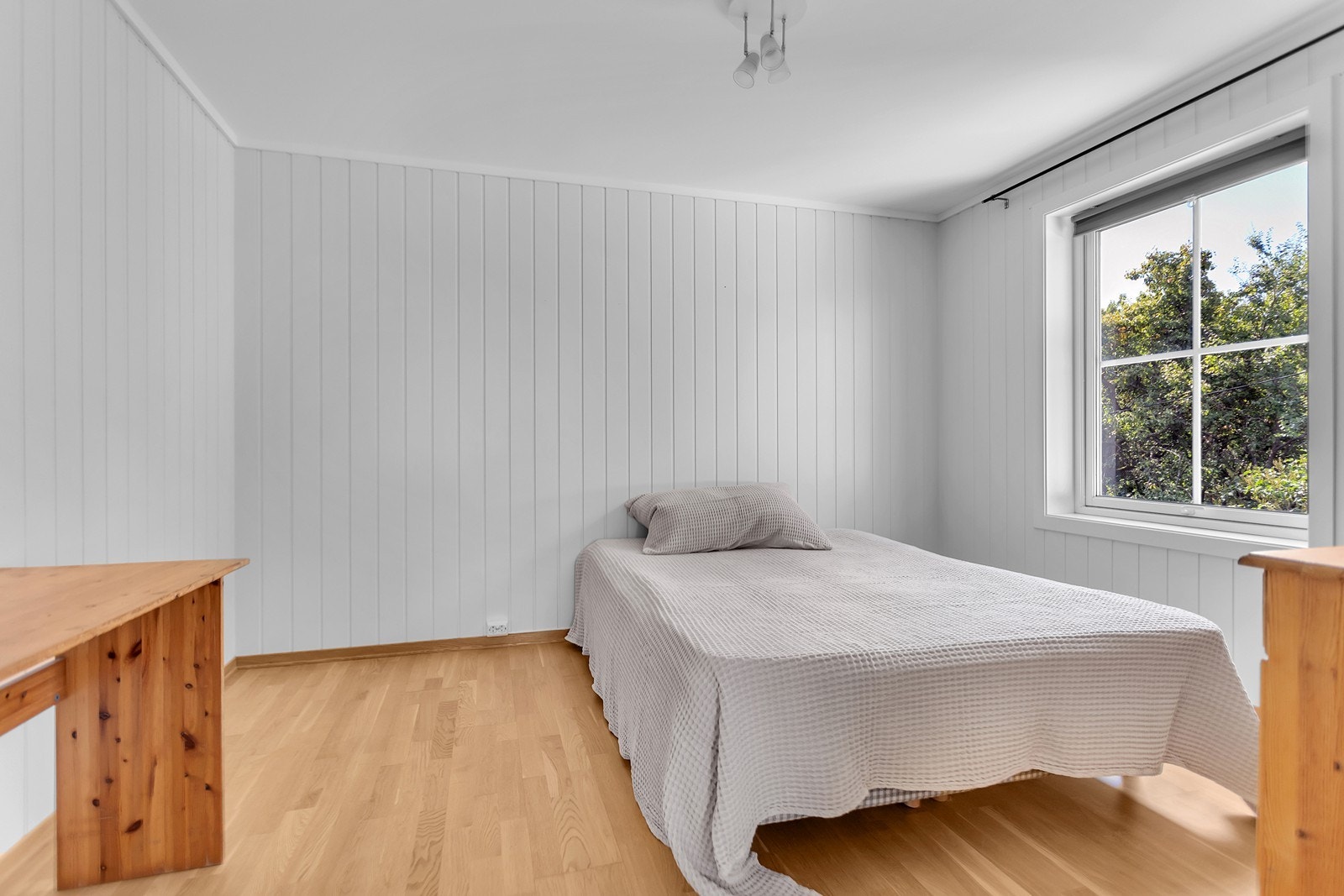 Soverommet er lyst og fleksibelt, med god plass til seng og øvrig innredning etter eget ønske, samt vindu som slipper inn dagslys. Galleribilde