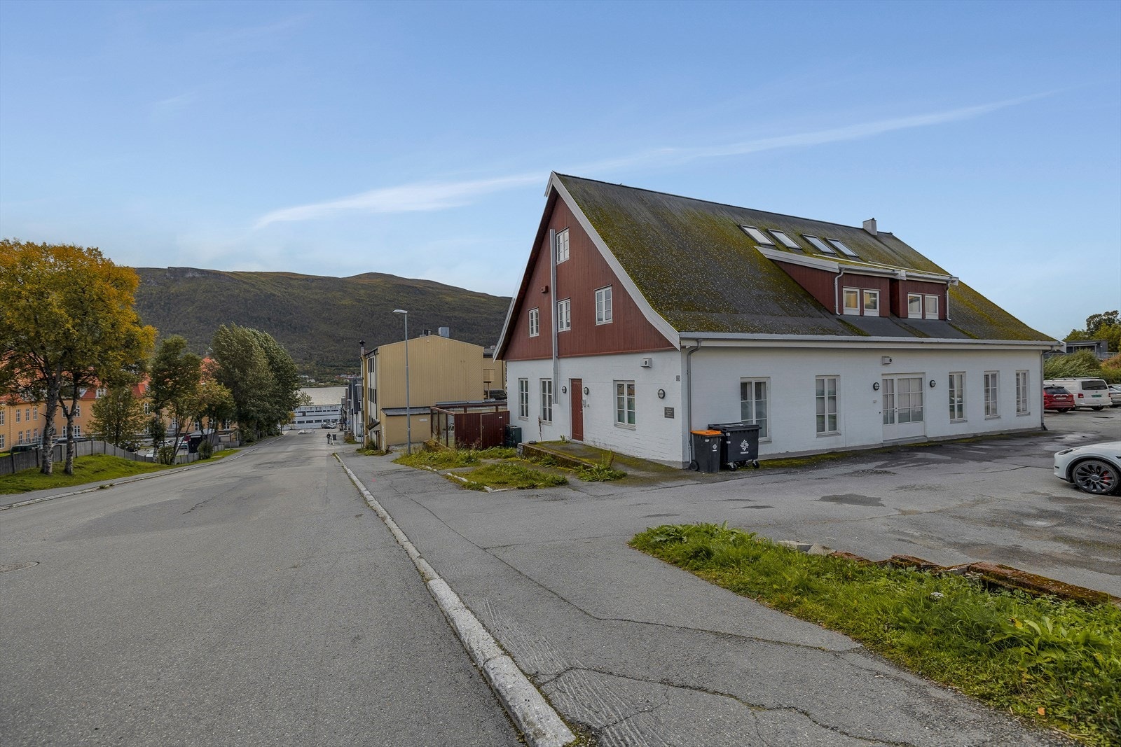 En leilighet beliggende i en sentrumsnær bygård! Galleribilde