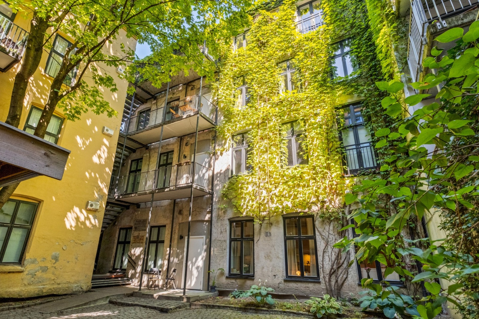 En lys og luftig selveierleilighet i populære Osterhaus' gate, med en attraktiv beliggenhet mellom Grünerløkka og Oslo sentrum Galleribilde