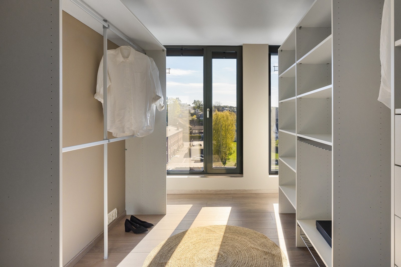 Soverom 3, som i dag blir brukt som garderobe Galleribilde
