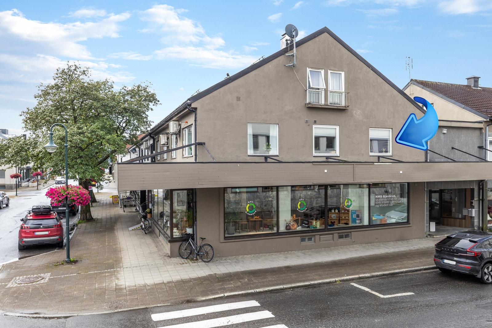 Bo midt i hjertet av Namsos! Gangavstand til butikker, skoler og øvrige fasiliteter Galleribilde
