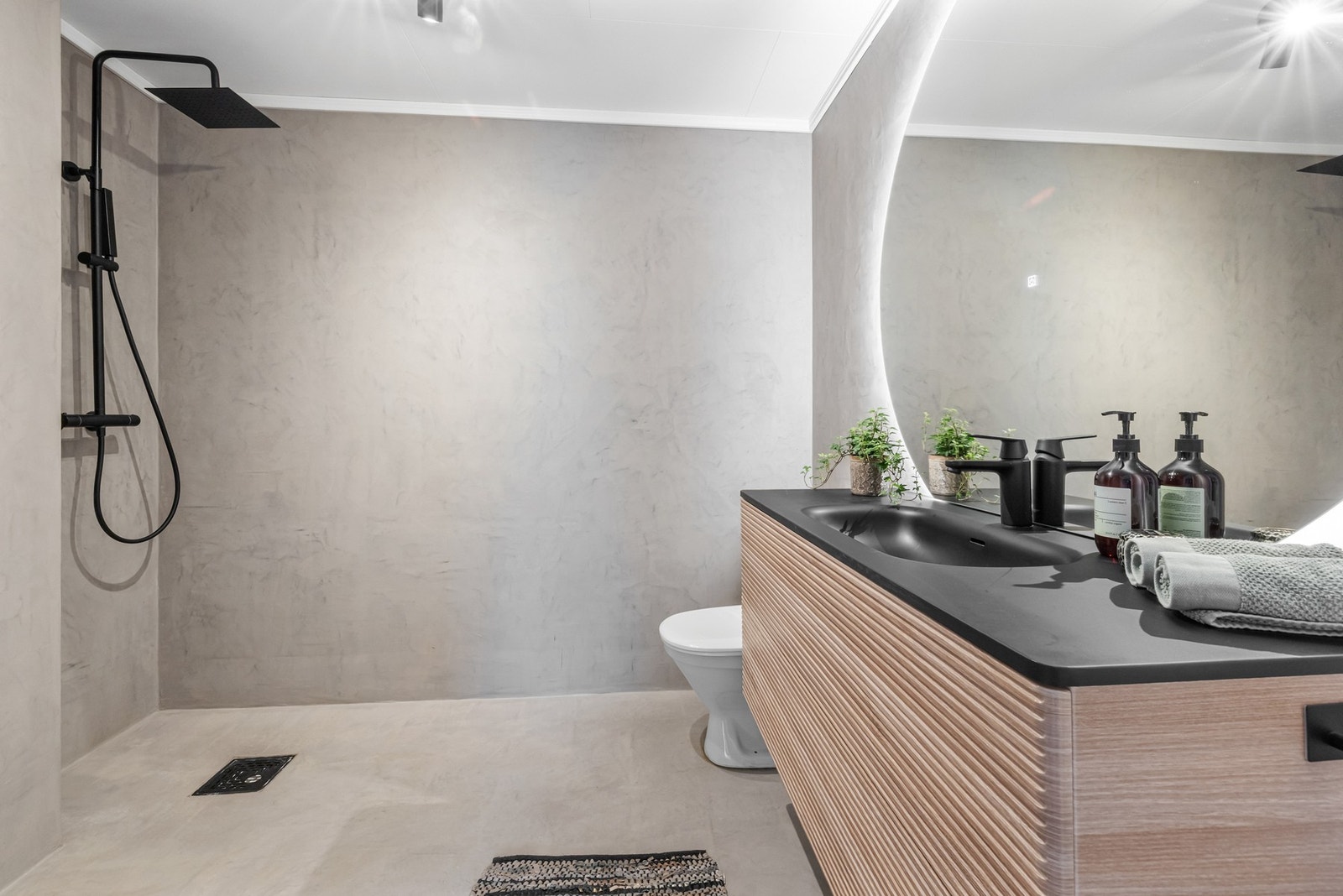 Badet fikk et moderne løft med overflaterenovering i 2025 Galleribilde