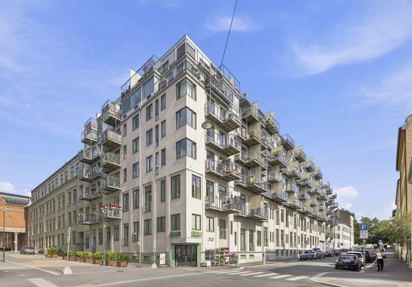 Fasade Teglverksgata 7A. En del av populære Lissefabrikken, ferdigstilt i 2007, hvor byggets industrielle særpreg er bevart i kombinasjon med moderne boliger. Galleribilde