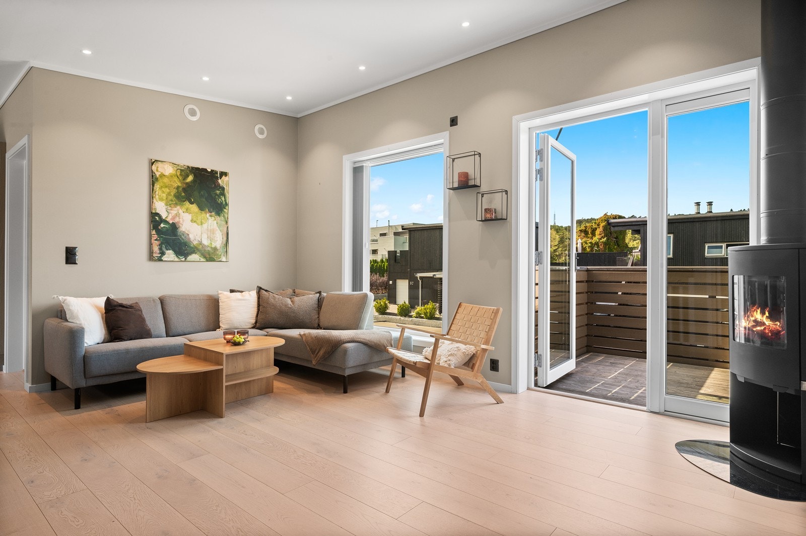 Direkte utgang fra stuen til en veranda på ca. 22 m². Galleribilde