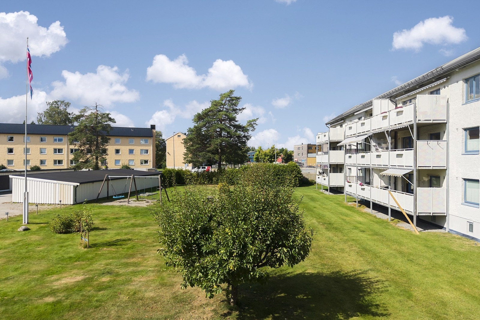 Leiligheten ligger i et veletablert boligområde. Galleribilde