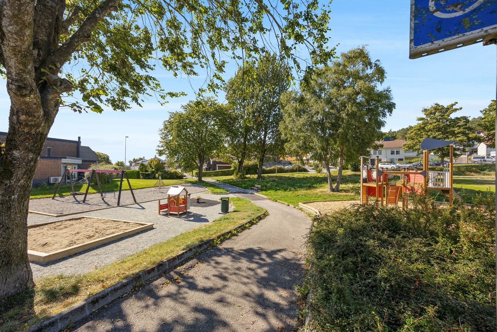 Her bor du sentralt, samtidig som området oppleves skjermet og trygt med lite gjennomgangstrafikk. Galleribilde