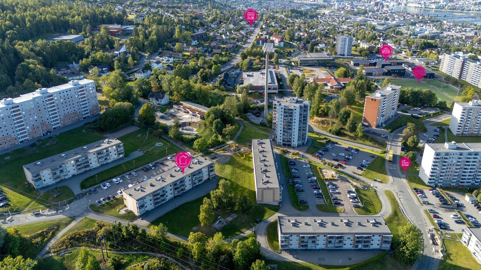 Familievennlig strøk - kort gangavstand til barnehage, skole, butikk og bibliotek. Galleribilde