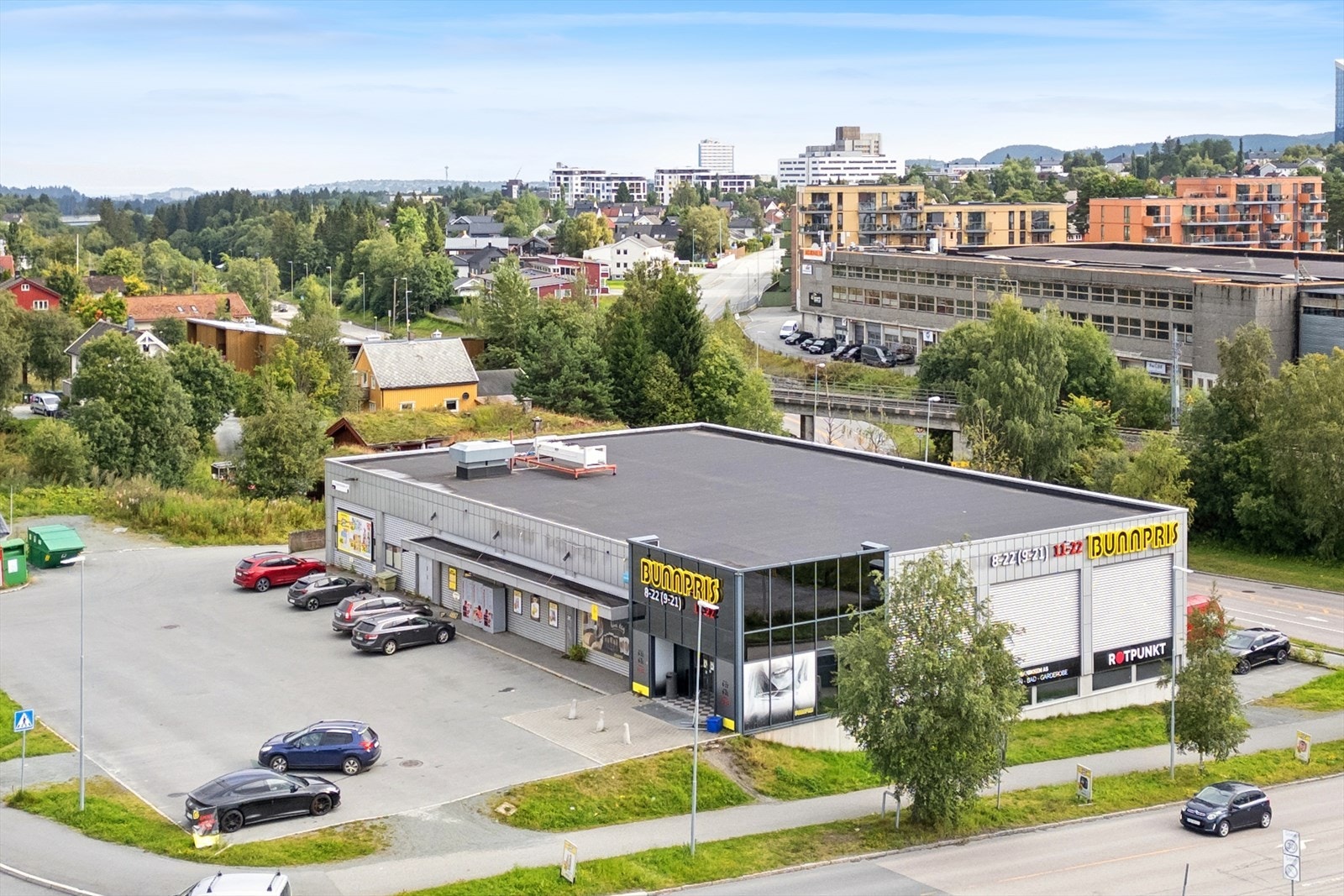 I umiddelbar nærhet finner du Bunnpris Heimdal som er søndagsåpent. Galleribilde