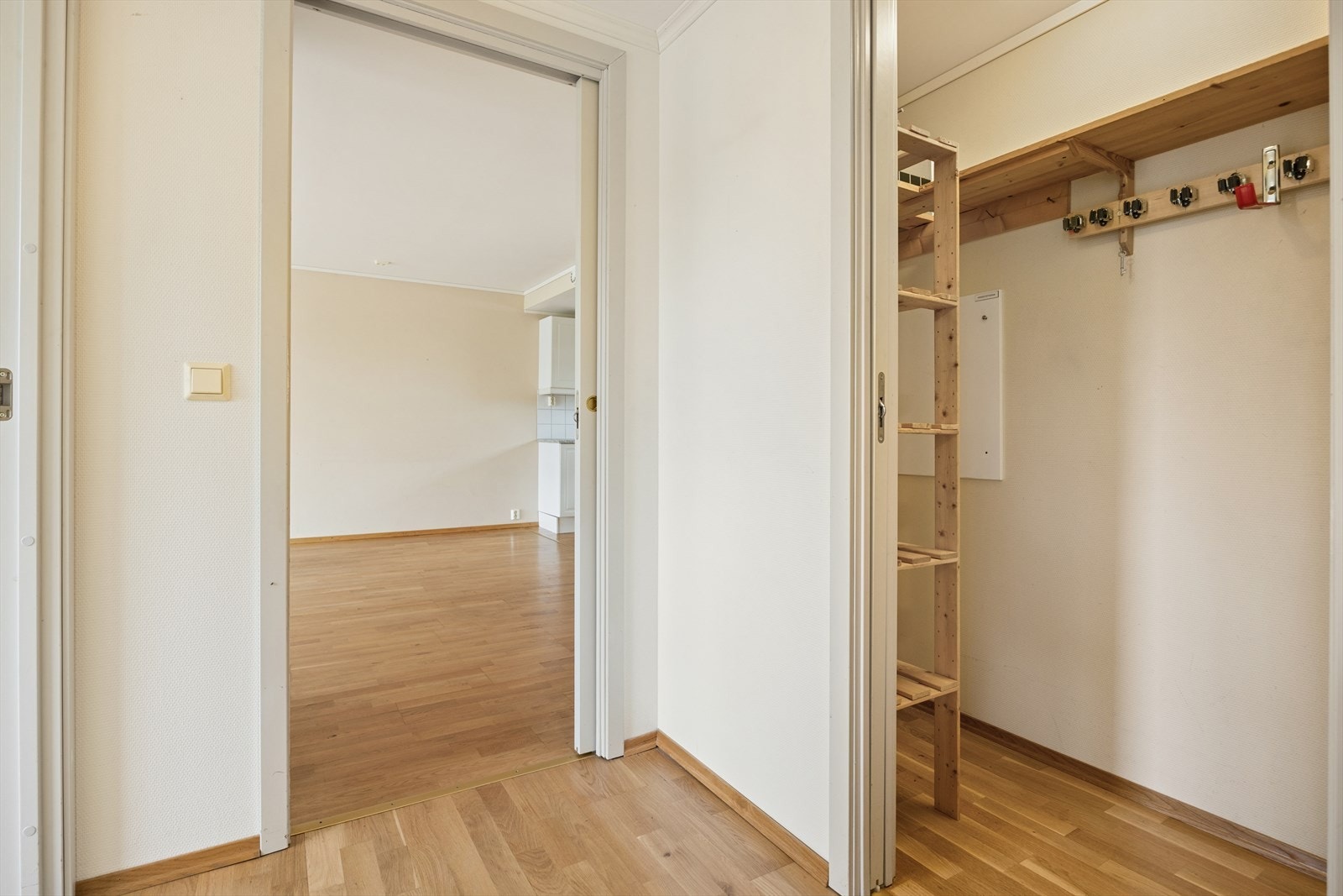 Leiligheten har en liten innvendig bod som også kan fungere som garderobe. Galleribilde