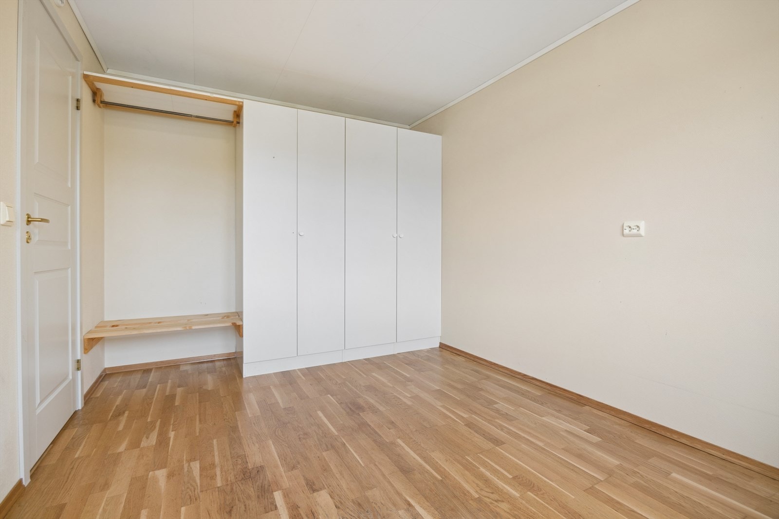 Det største soverommet er på 10,6 kvm og har en stor innebygd garderobe. Galleribilde