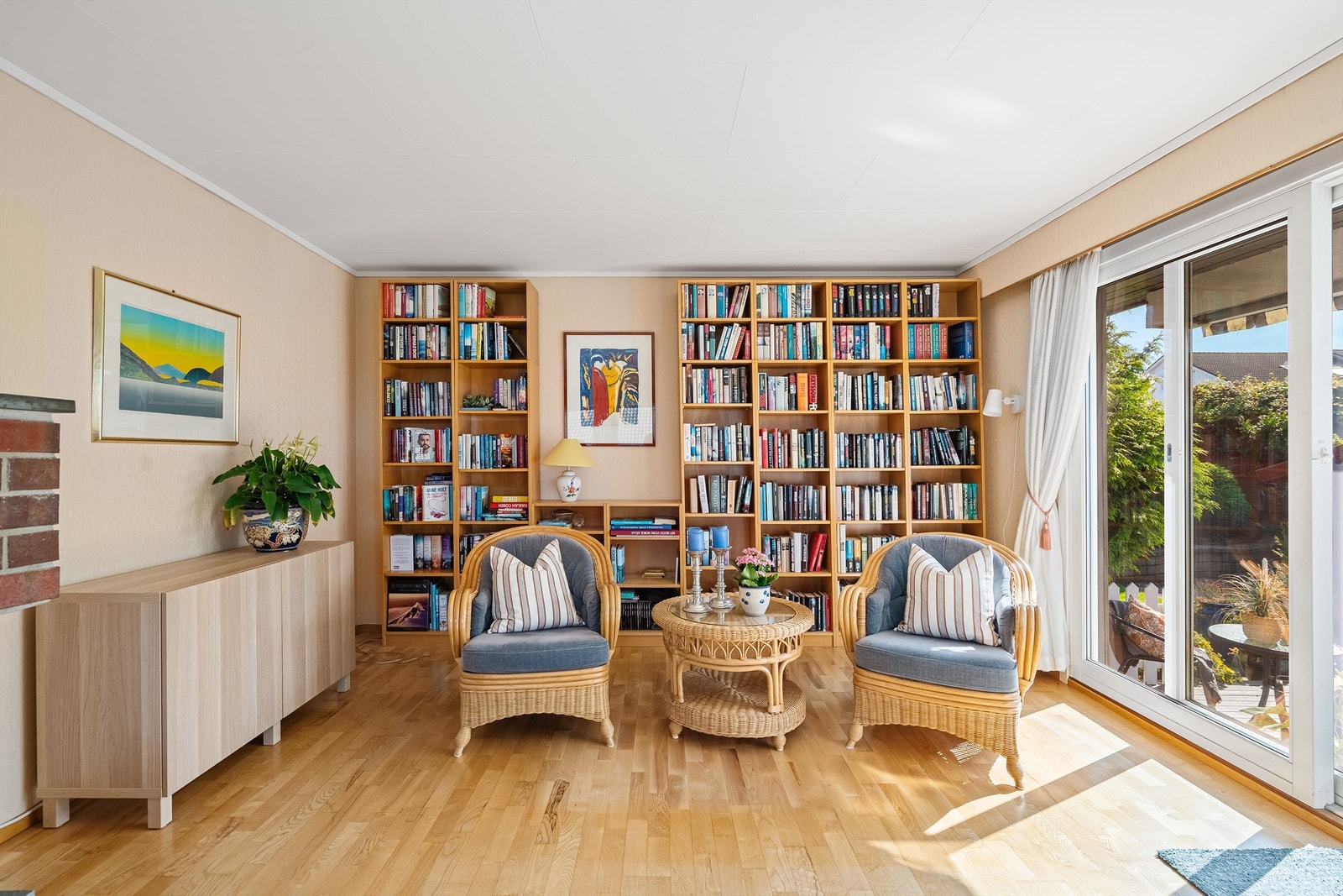 En hyggelig krok i stuen, perfekt for en lesestund. Galleribilde