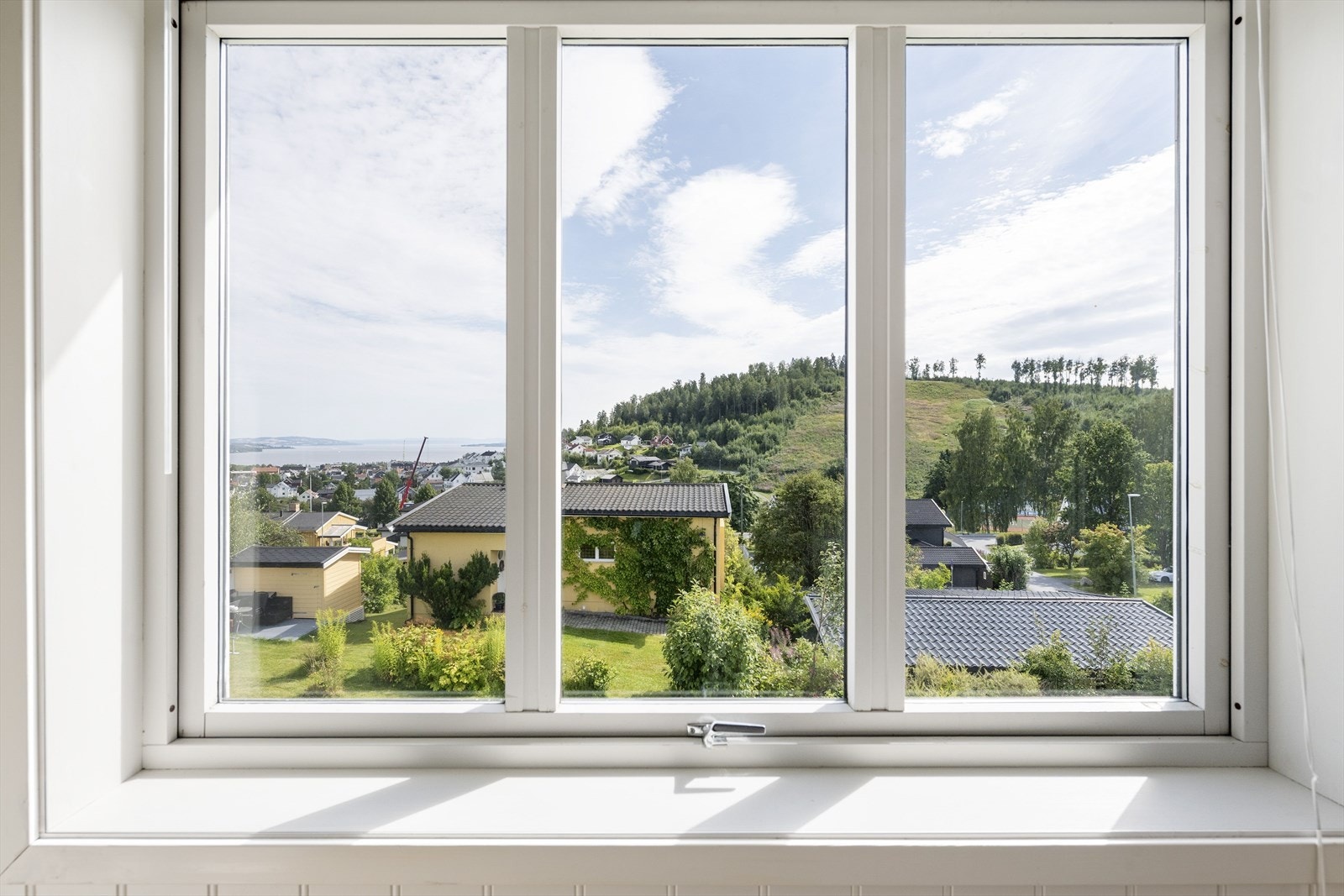 Her er det kort vei til Fastland med mangfoldige aktivitetsmuligheter, sommer som vinter. Galleribilde
