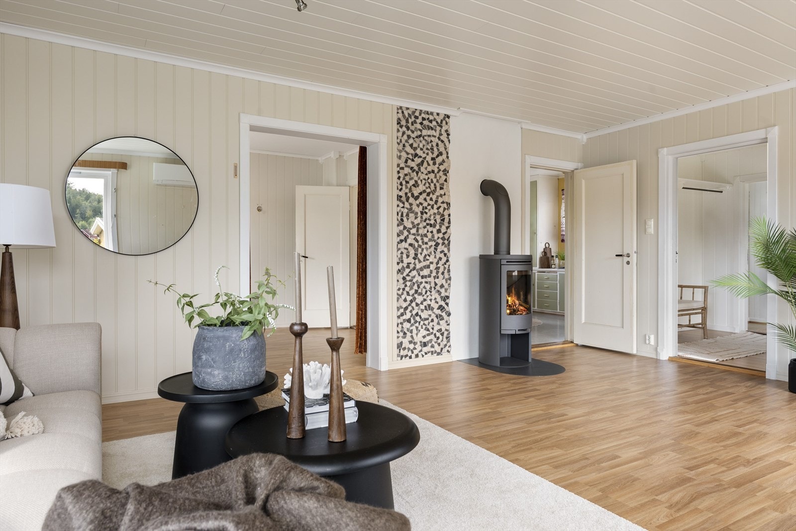 Peisovnen er med på å skape en lun og koselig atmosfære, og varmer opp boligen godt. Galleribilde