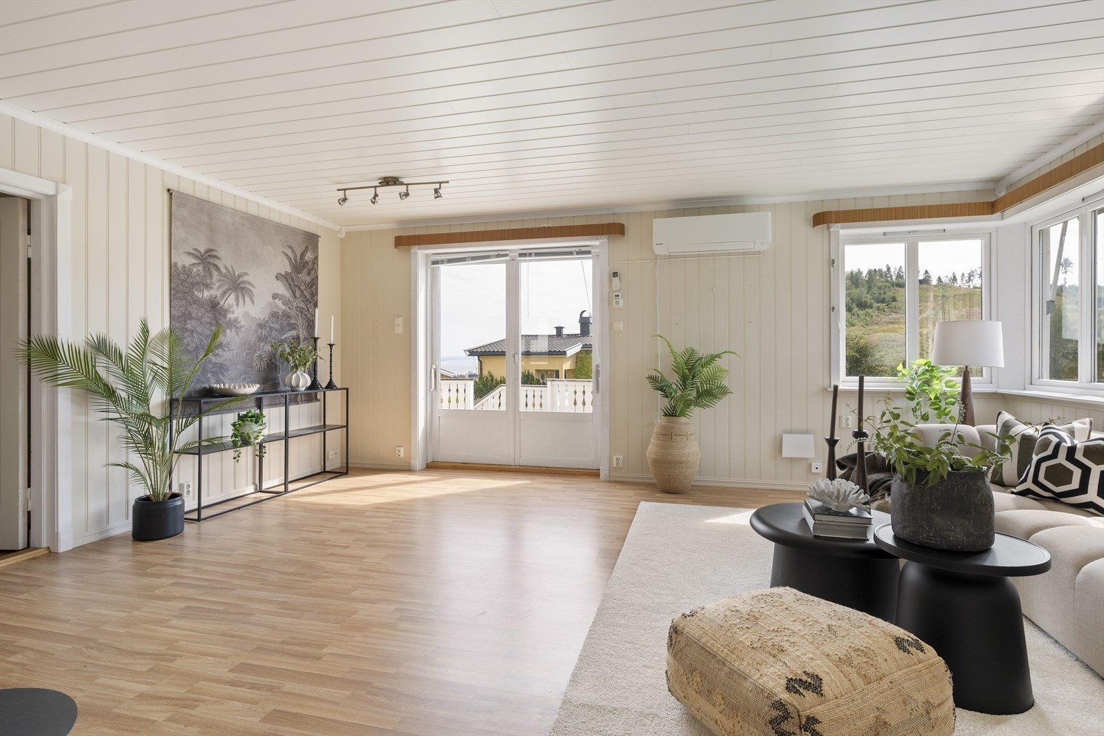 Nyere varmepumpe som er satt inn i 2021. Galleribilde