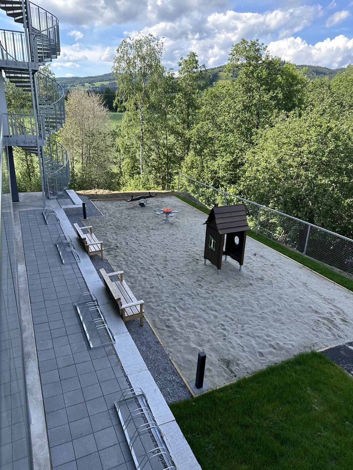 Sameiet har et pent opparbeidet fellesareale. Galleribilde