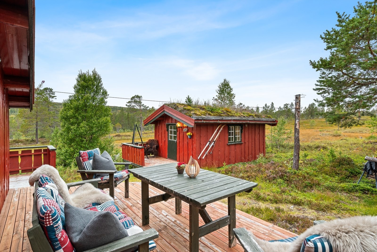 Varme dager nytes til fulle mens man skuer utover de naturskjønne omgivelsene. Galleribilde