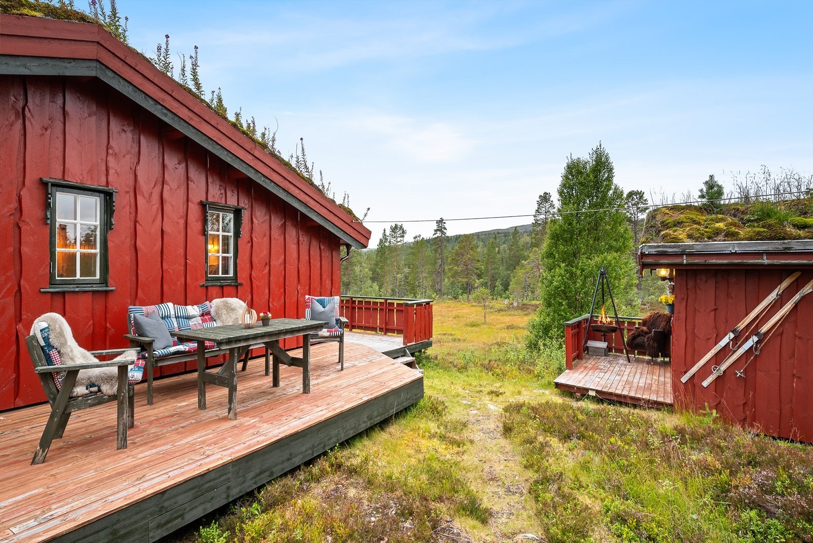 Uteplassene innbyr til stille stunder, så vel som lange, sosiale kvelder i godt lag. Galleribilde