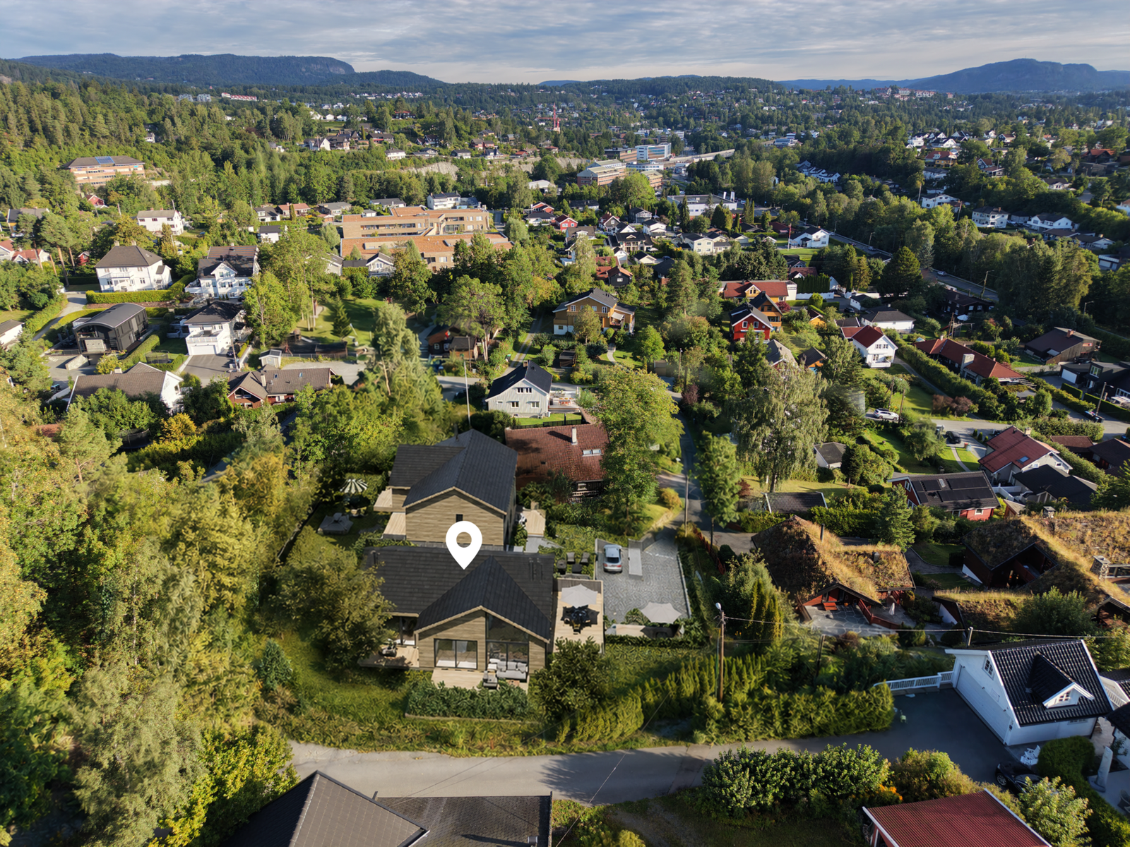 Etablert boligområde, prioritert vekstområde, butikker og kollektivtransport er rett i nærheten Galleribilde