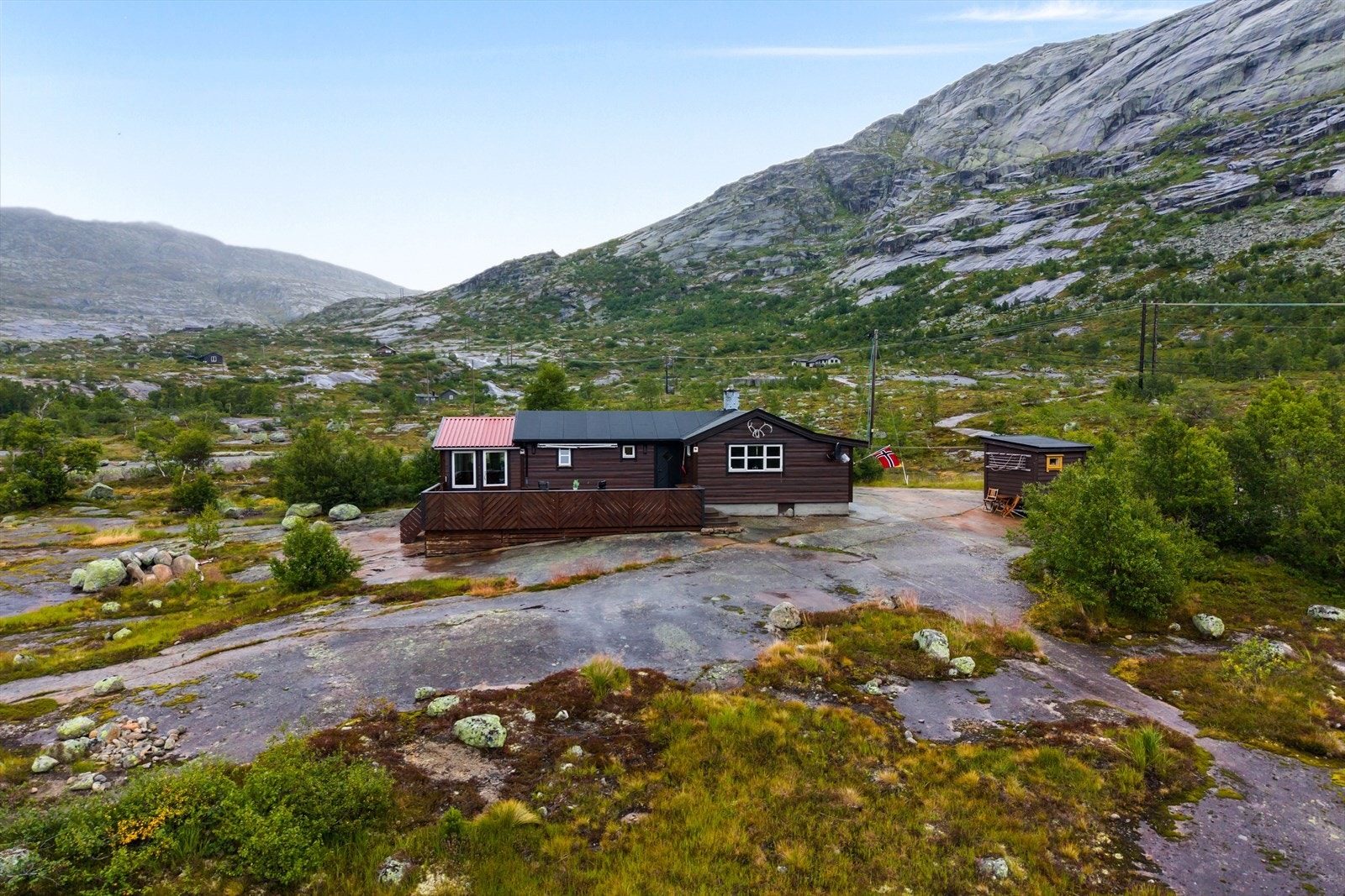 Er man av den aktive ligger fritidseiendommen i startpunktet av topptur til Trolltunga. Galleribilde