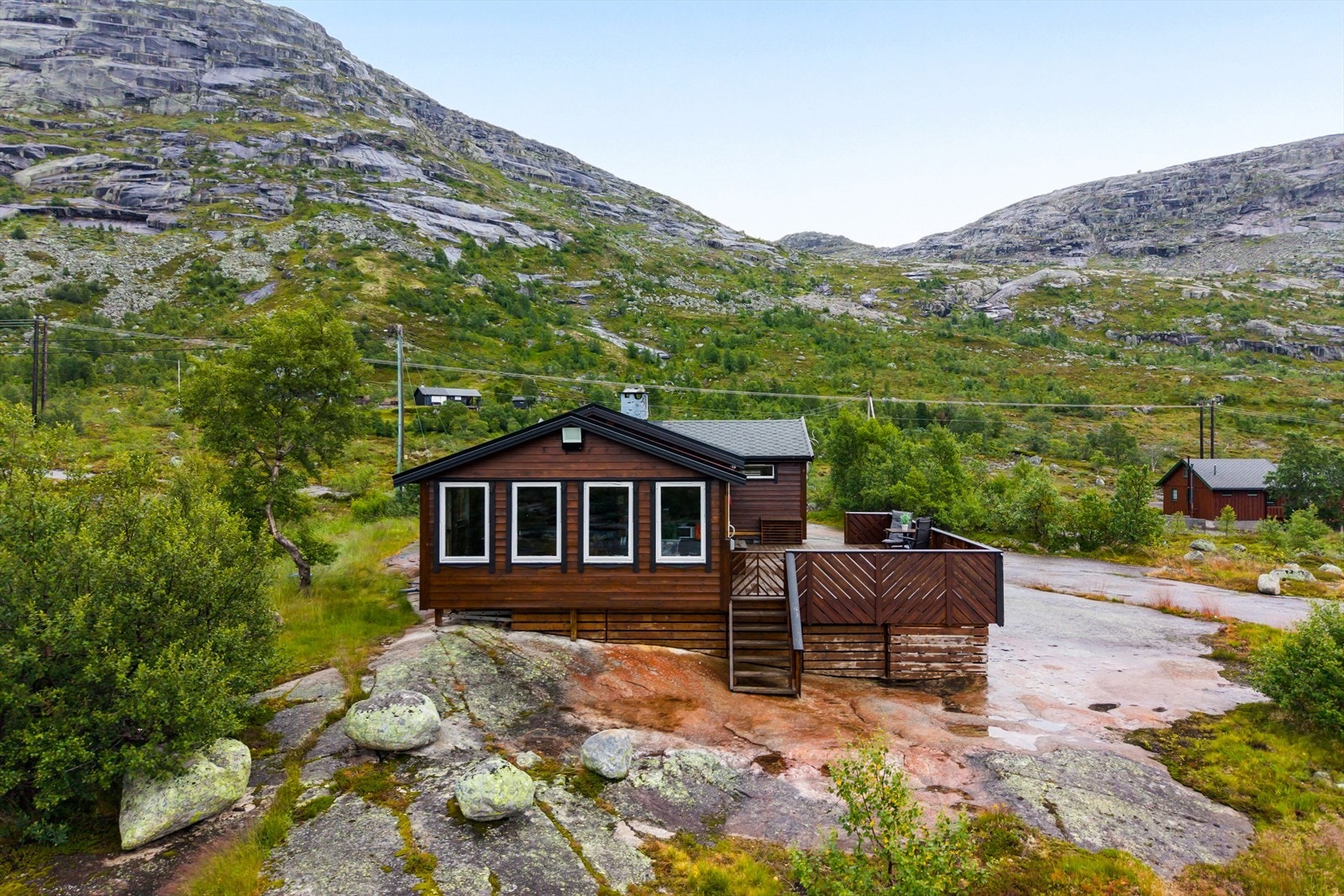 Fjellbrekker og naturlige kulper - perfekt for en frisk pause Galleribilde