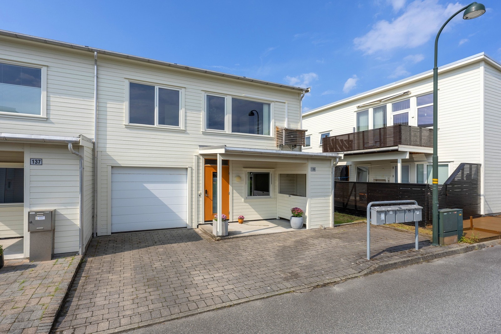 Boligen ligger i et trivelig nabolag. Galleribilde