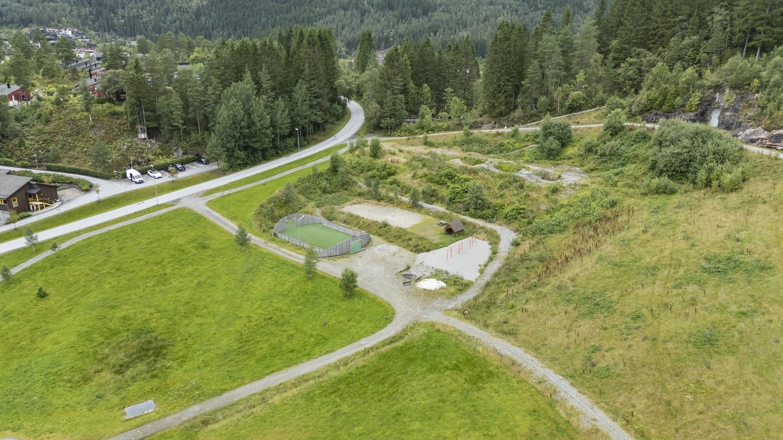 - Området byr på flere turmuligheter, blant annet til dagsturhytta Gytta og Viefjellet - Galleribilde