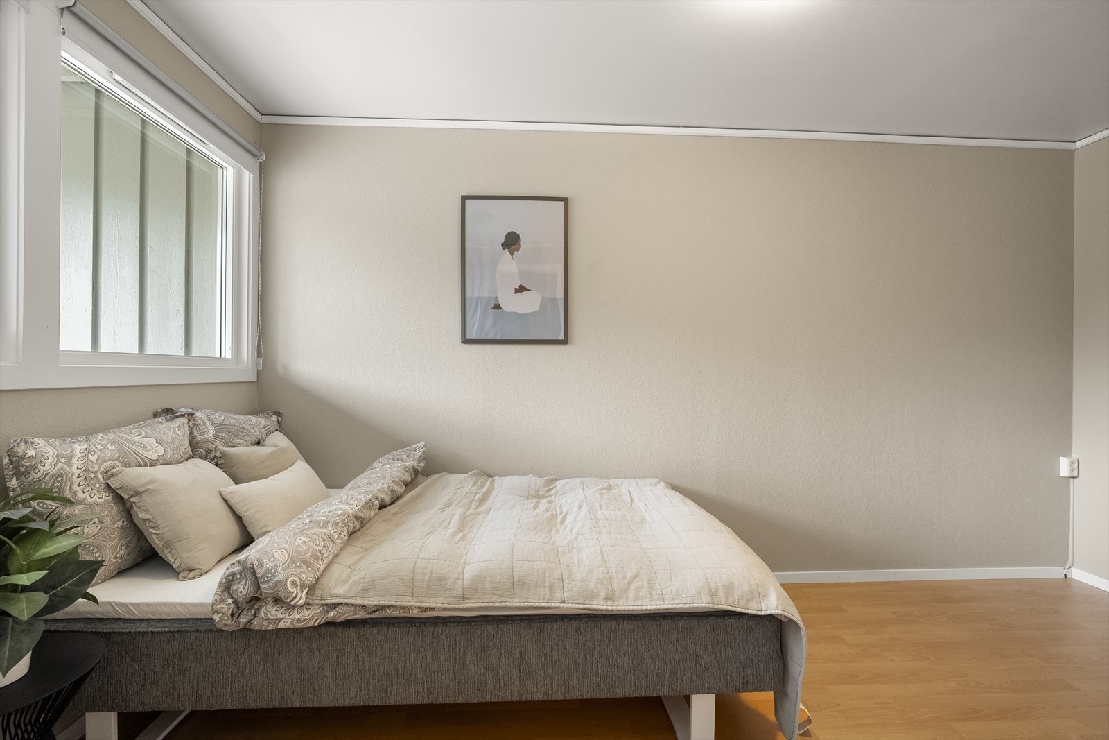 - Leiligheten har tre romslige soverom - Galleribilde